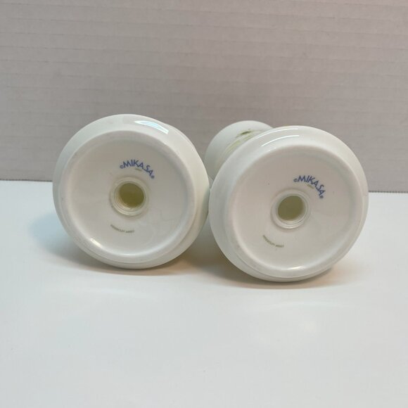 Mikasa Vintage Woodcliff Salt and Pepper Shakers A9007 Bone China, Japan - Picture 5 of 5
